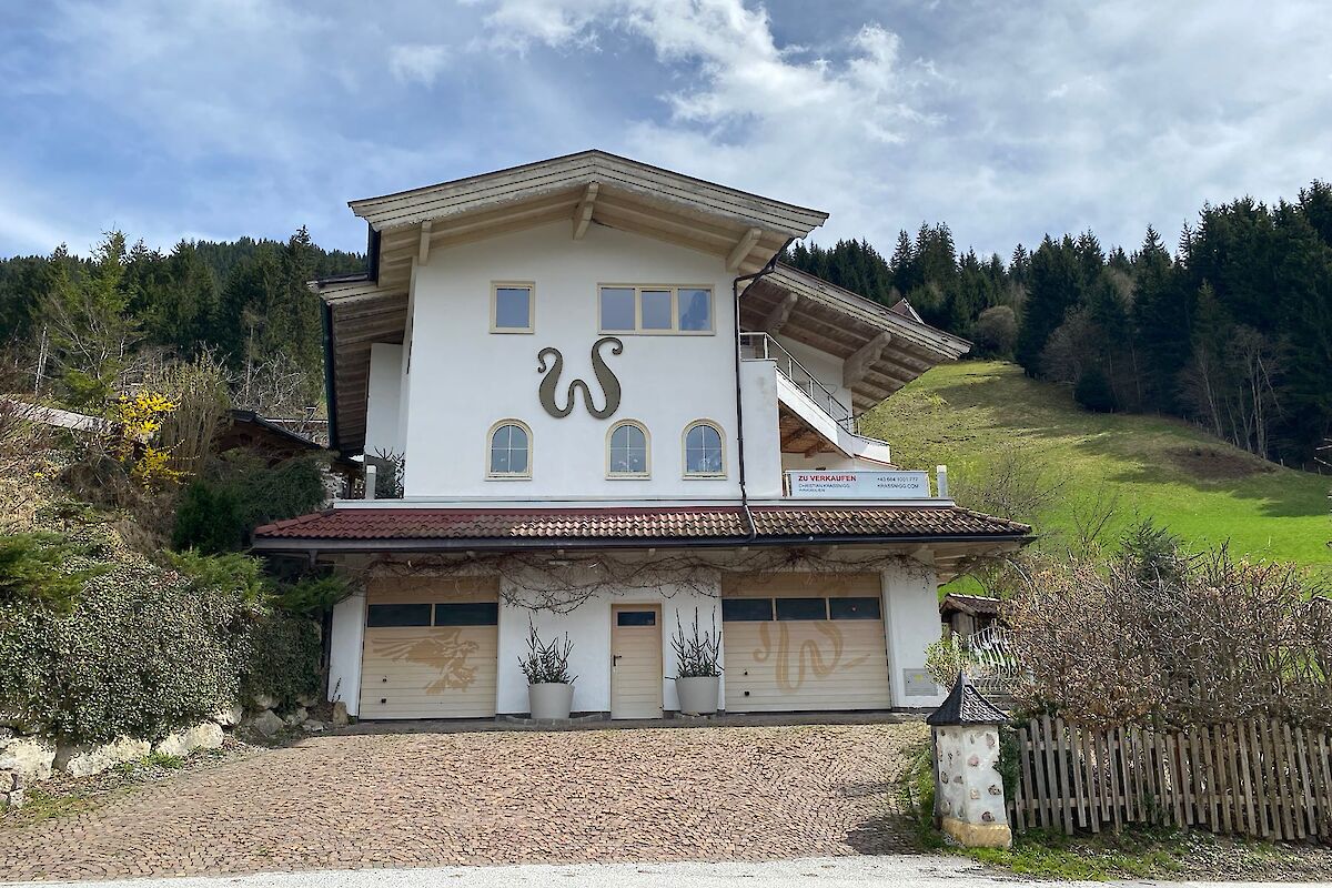 Two-family house for sale on Oberhausenweg in Jochberg